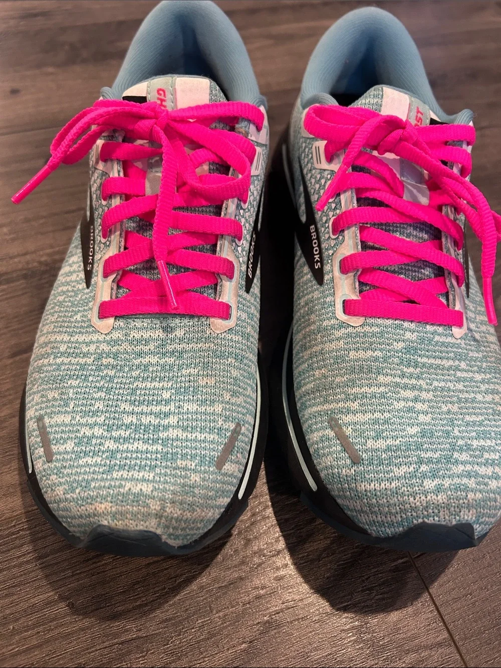 Brooks Women’s Aqua Knit Running Shoes with Hot Pink Laces